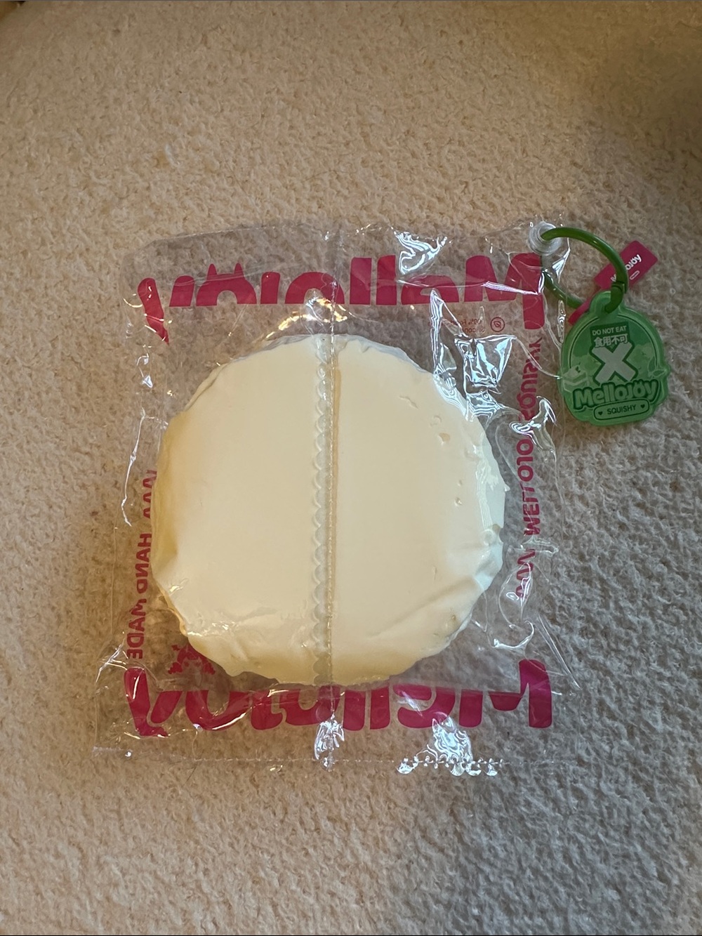 Mellojoy Kiwi Squishy Charm - Picture 2 of 3